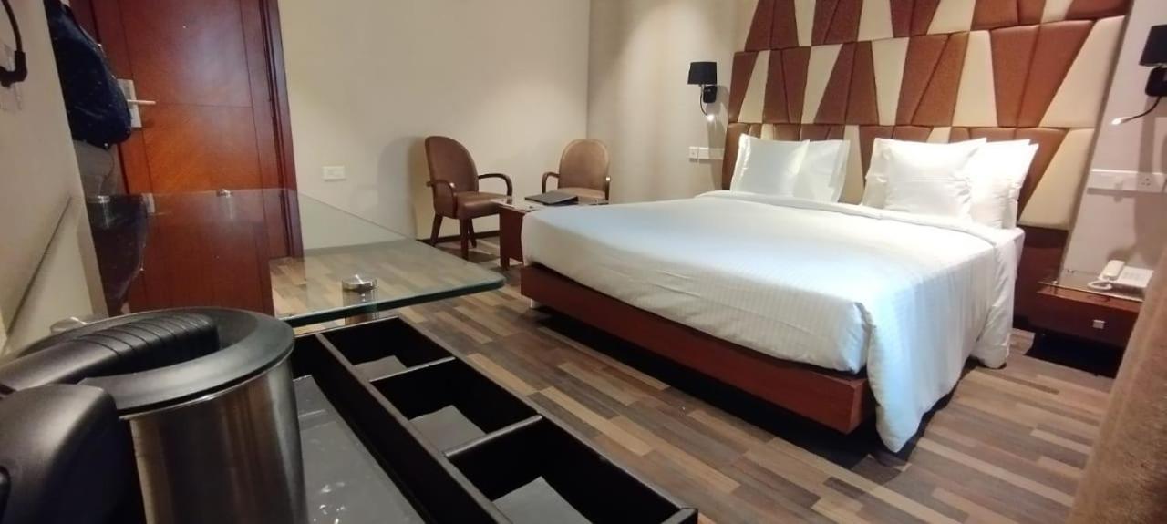 Adiva Residency Beacon, Grant Road, Mumbai Hotel Luaran gambar